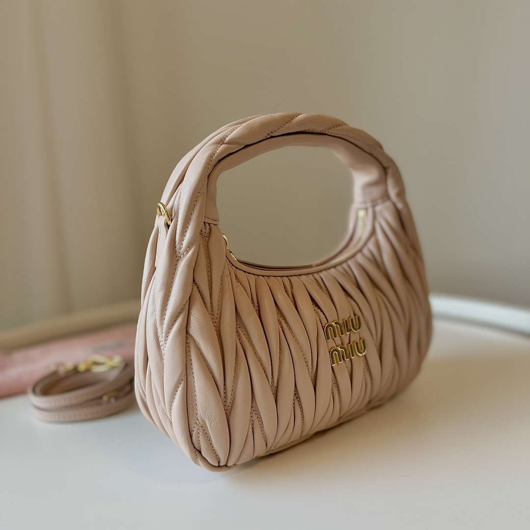 MiuMiu 5BC125 Small Matelass¨¦ nappa leather handbag Nude