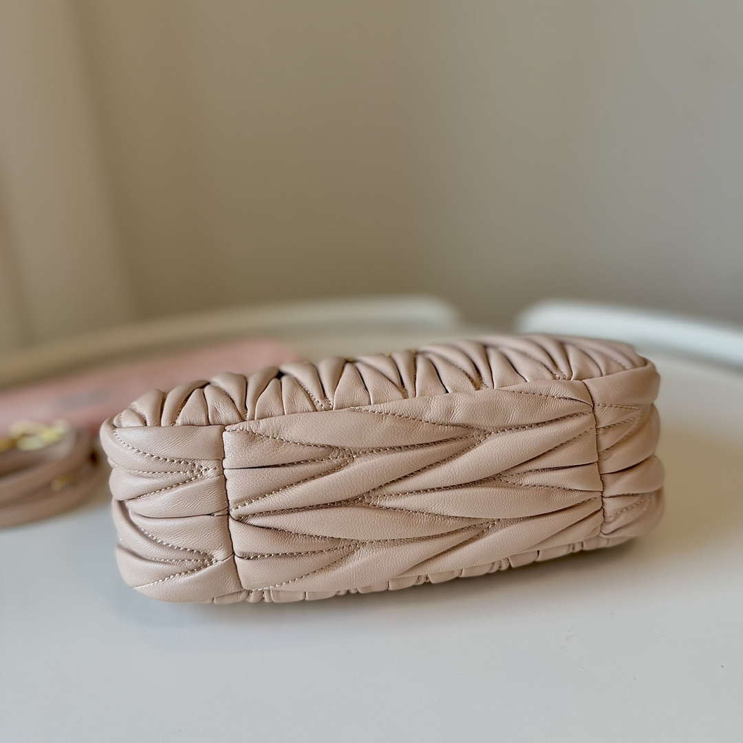 MiuMiu 5BC125 Small Matelass¨¦ nappa leather handbag Nude