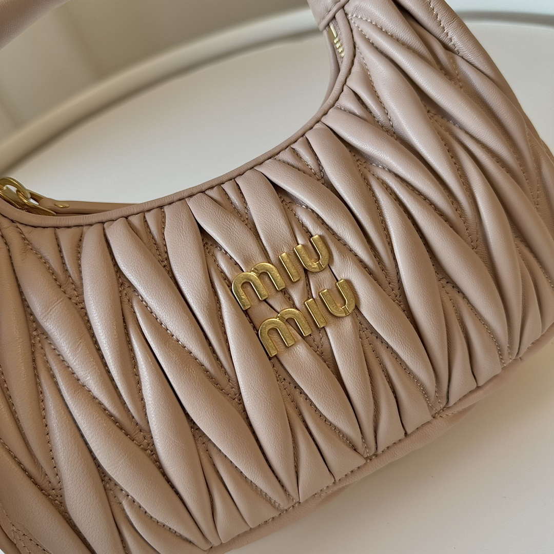 MiuMiu 5BC125 Small Matelass¨¦ nappa leather handbag Nude