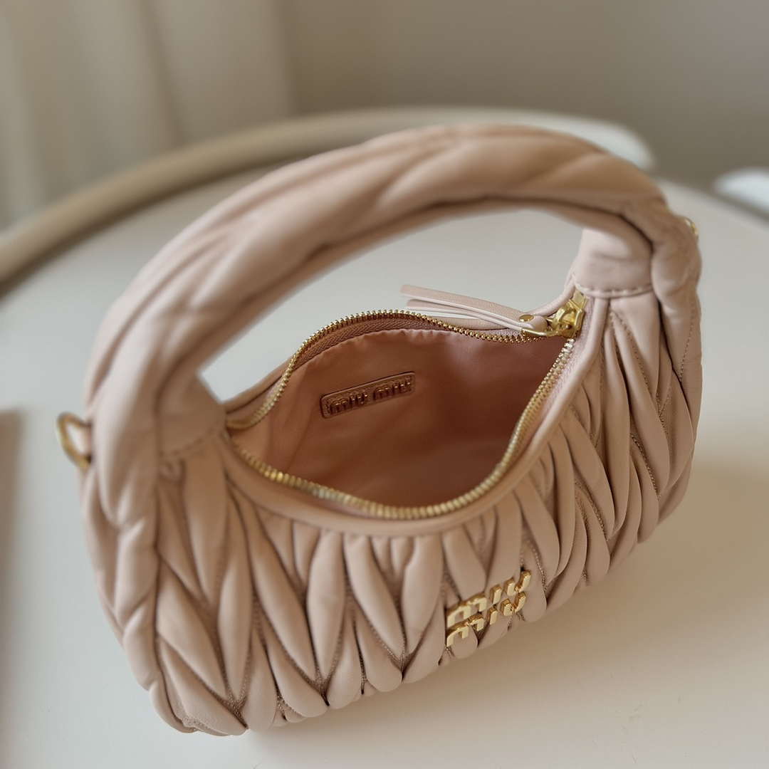MiuMiu 5BC125 Small Matelass¨¦ nappa leather handbag Nude