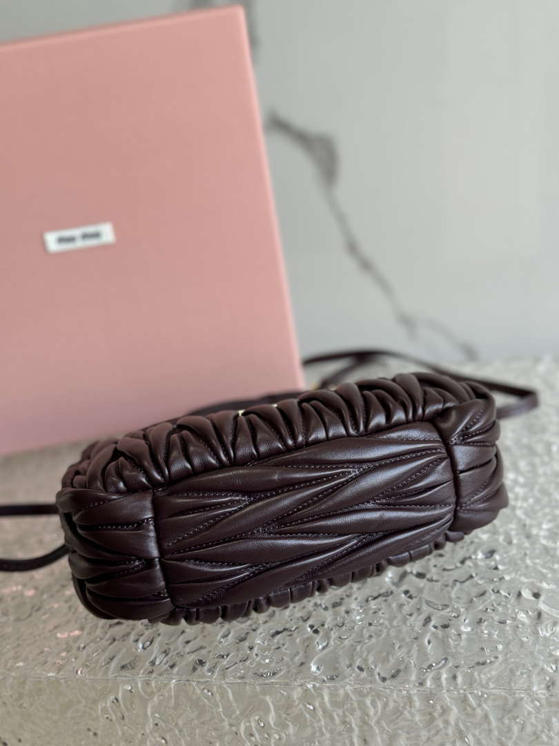 MiuMiu 5BC125 Small Matelass¨¦ nappa leather handbag Dark Brown
