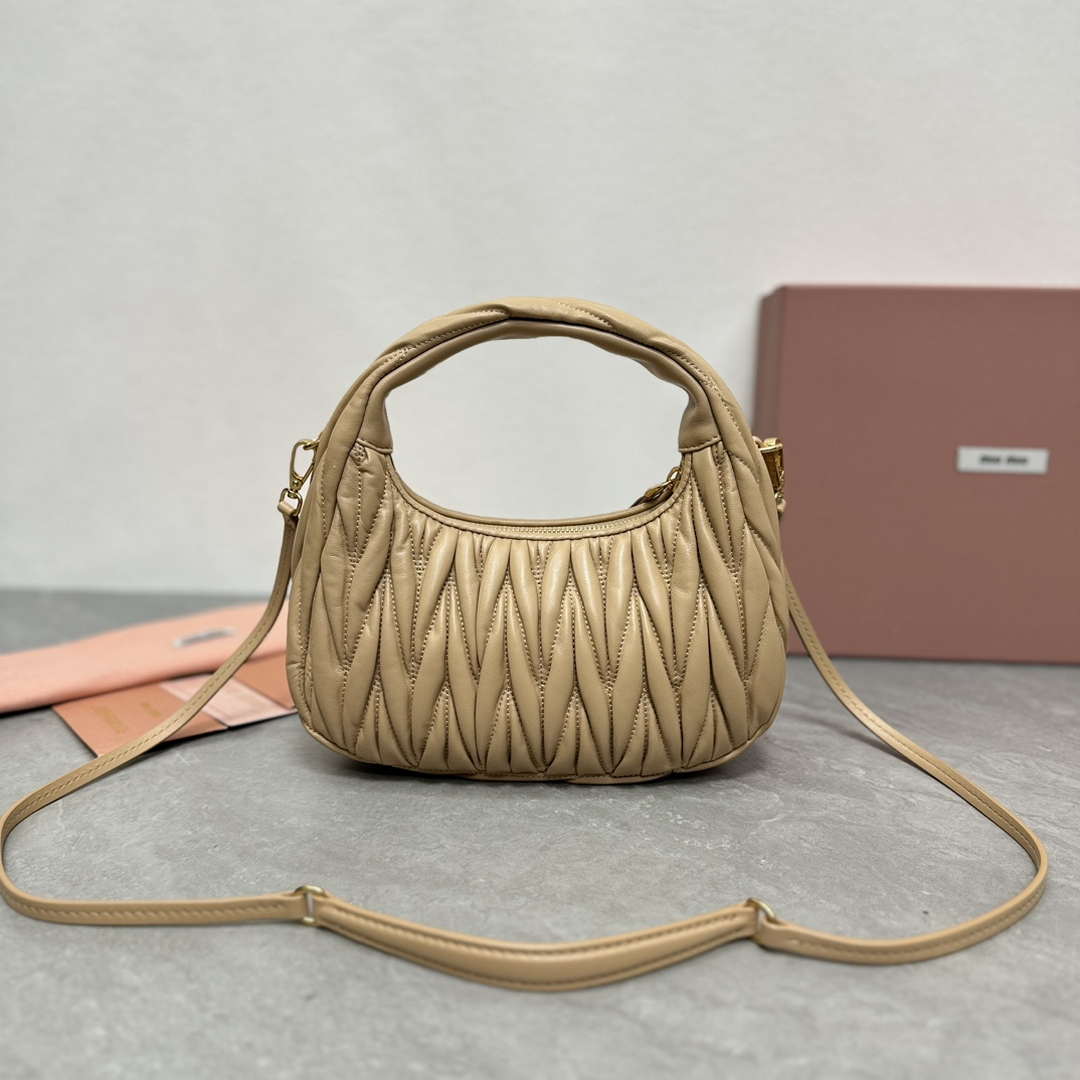 MiuMiu 5BC125 Small Matelass¨¦ nappa leather handbag Apricot