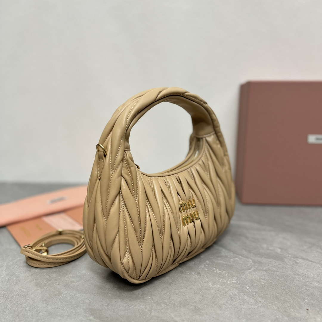 MiuMiu 5BC125 Small Matelass¨¦ nappa leather handbag Apricot