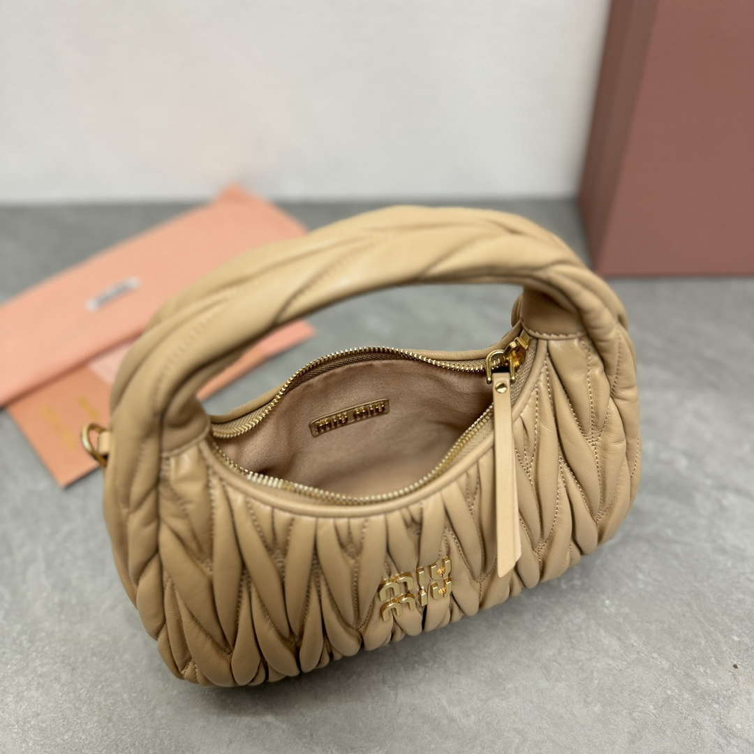 MiuMiu 5BC125 Small Matelass¨¦ nappa leather handbag Apricot