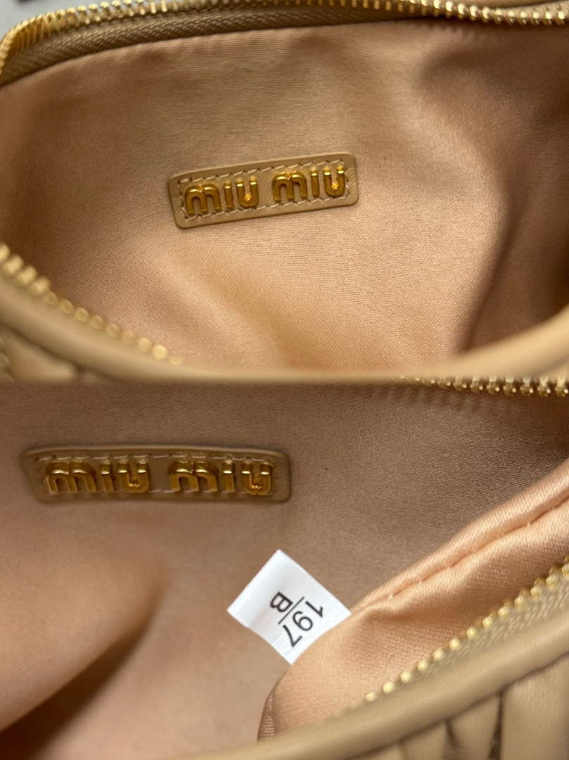 MiuMiu 5BC125 Small Matelass¨¦ nappa leather handbag Apricot