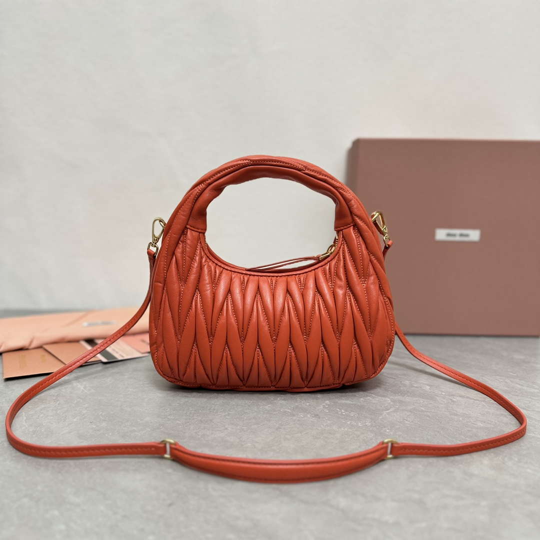 MiuMiu 5BC125 Small Matelass¨¦ nappa leather handbag Orange