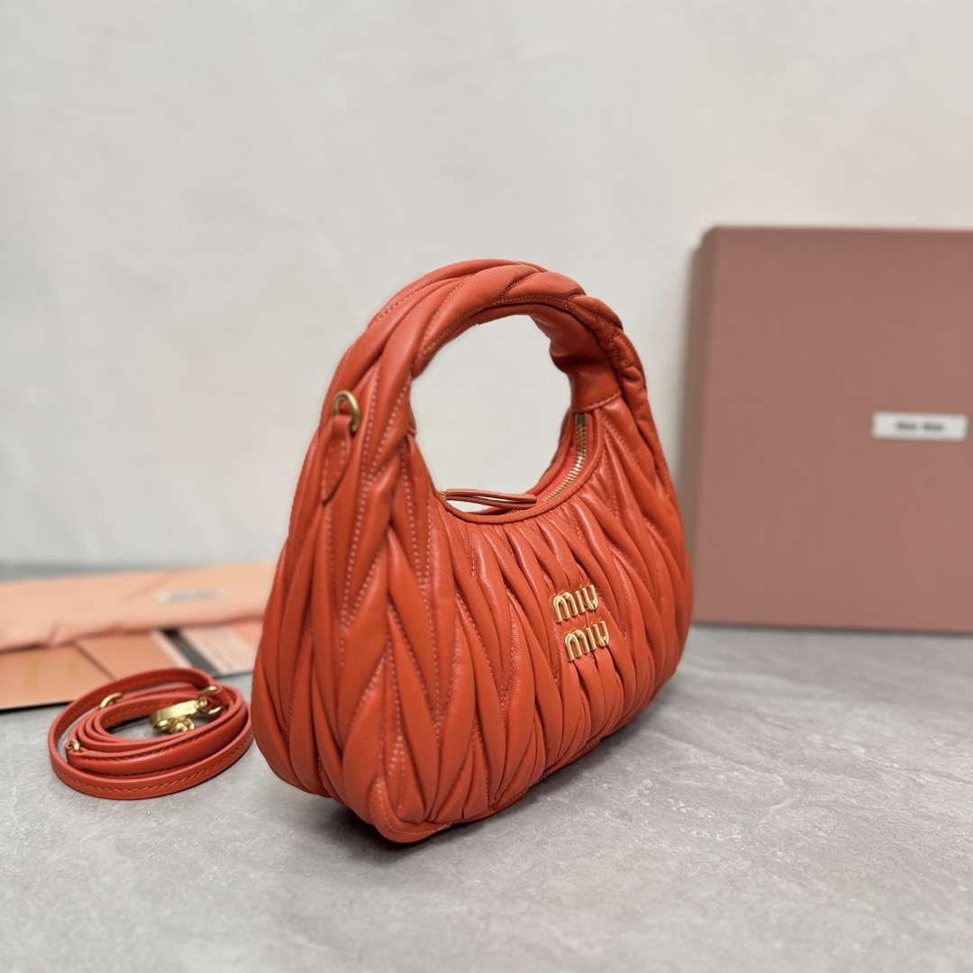 MiuMiu 5BC125 Small Matelass¨¦ nappa leather handbag Orange