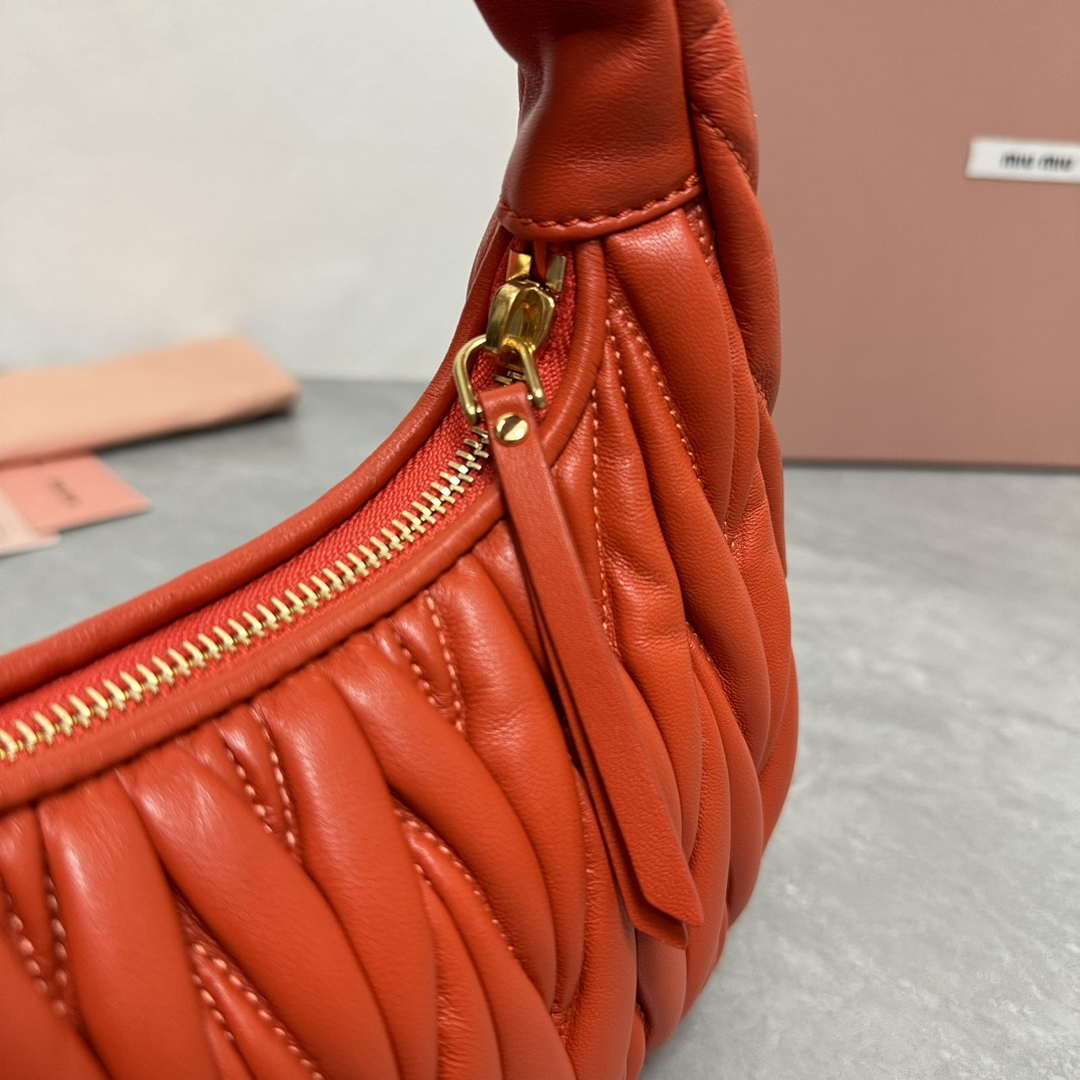 MiuMiu 5BC125 Small Matelass¨¦ nappa leather handbag Orange