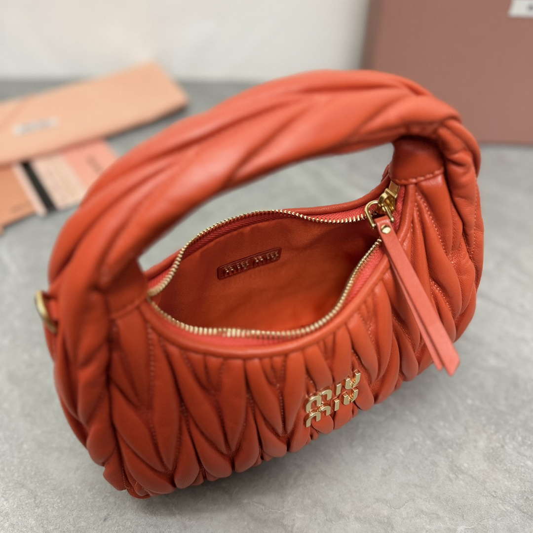 MiuMiu 5BC125 Small Matelass¨¦ nappa leather handbag Orange
