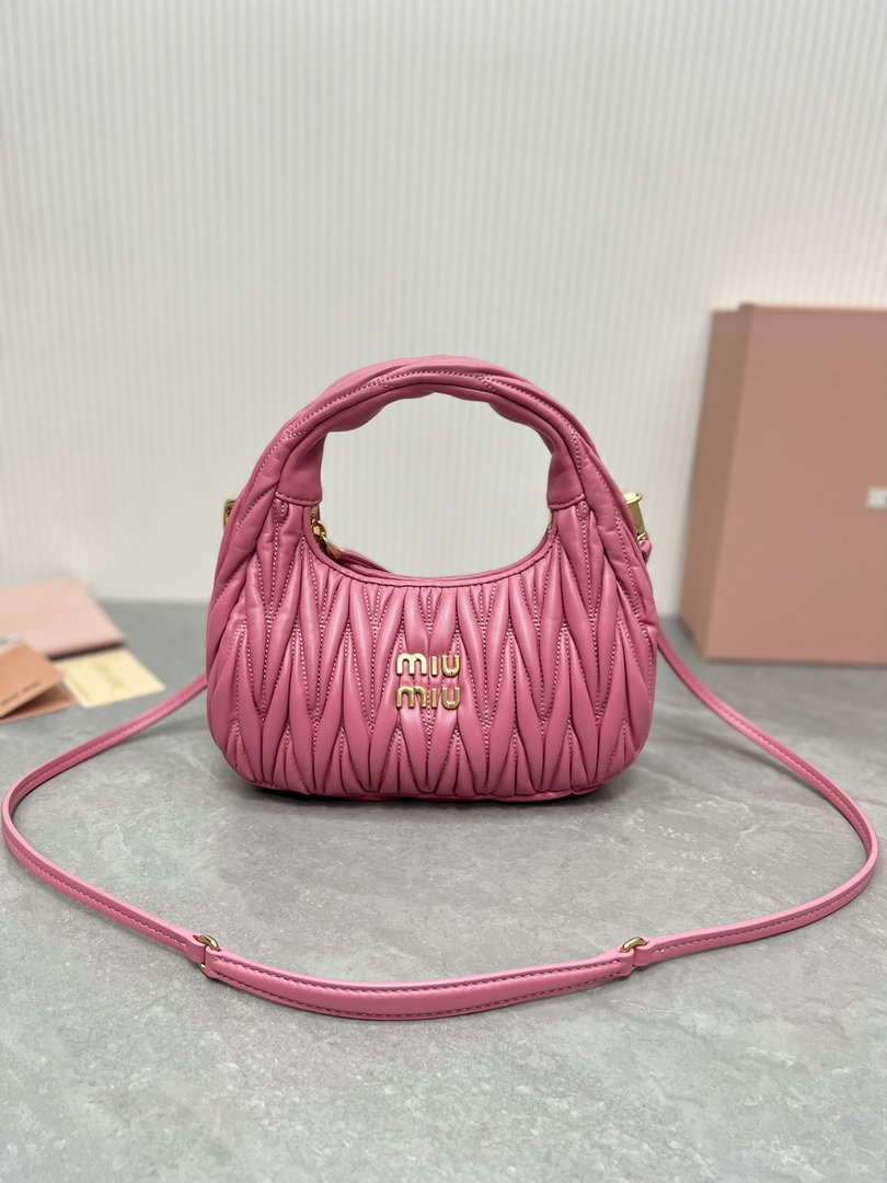 MiuMiu 5BC125 Small Matelass¨¦ nappa leather handbag Pink