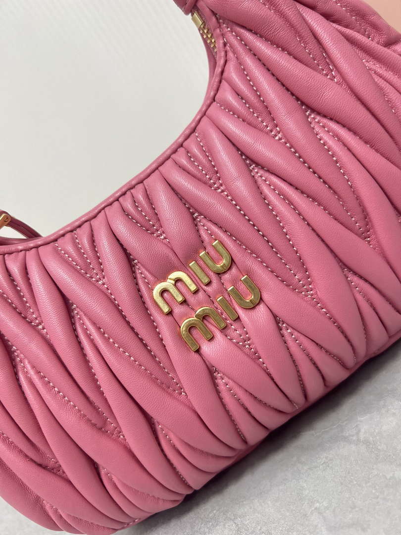 MiuMiu 5BC125 Small Matelass¨¦ nappa leather handbag Pink