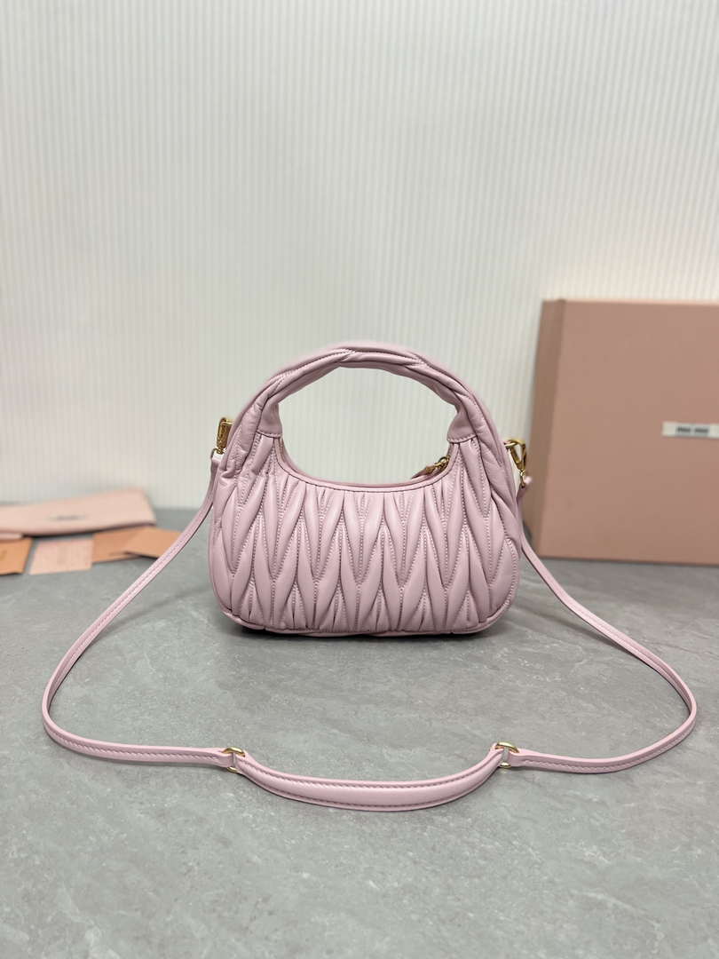 MiuMiu 5BC125 Small Matelass¨¦ nappa leather handbag Light Pink