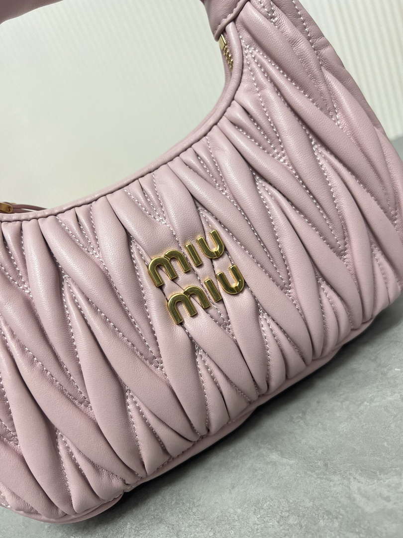 MiuMiu 5BC125 Small Matelass¨¦ nappa leather handbag Light Pink