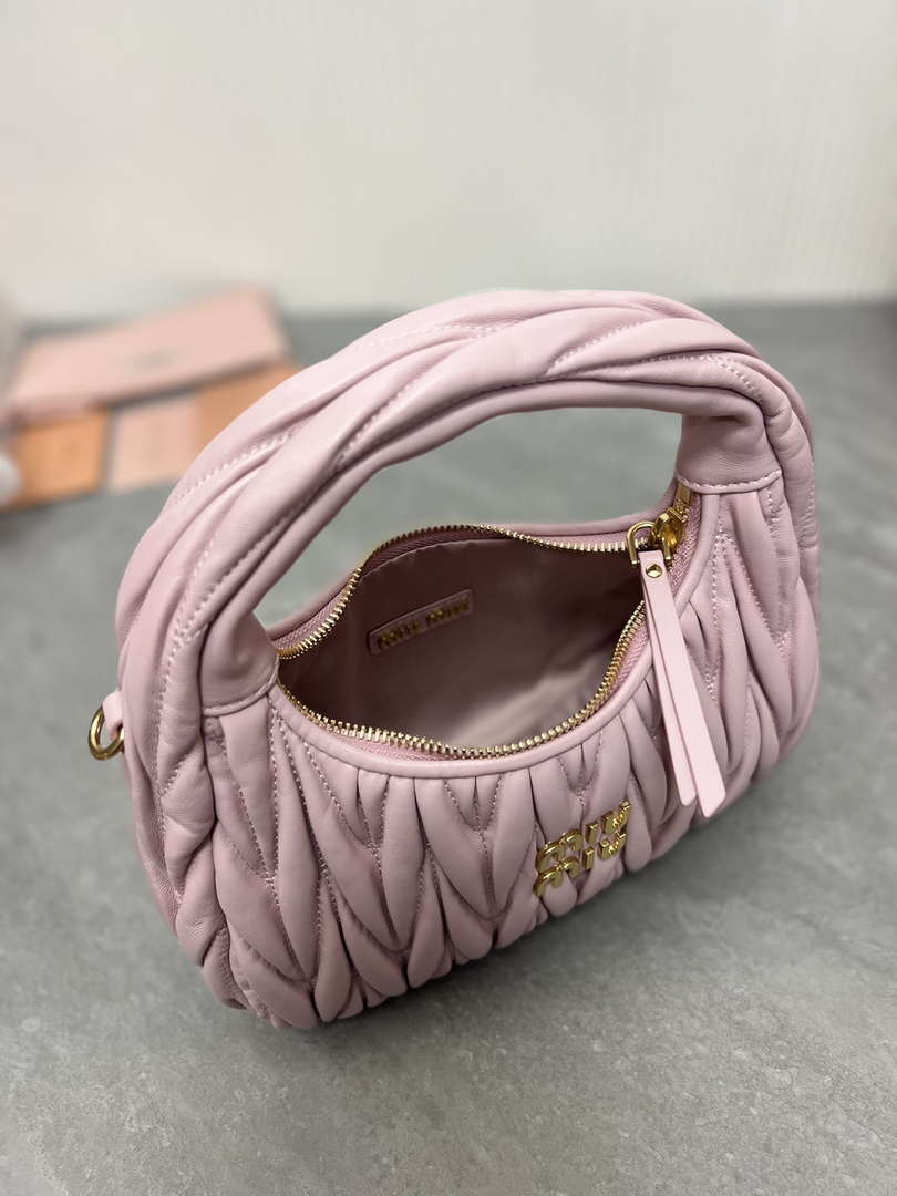 MiuMiu 5BC125 Small Matelass¨¦ nappa leather handbag Light Pink