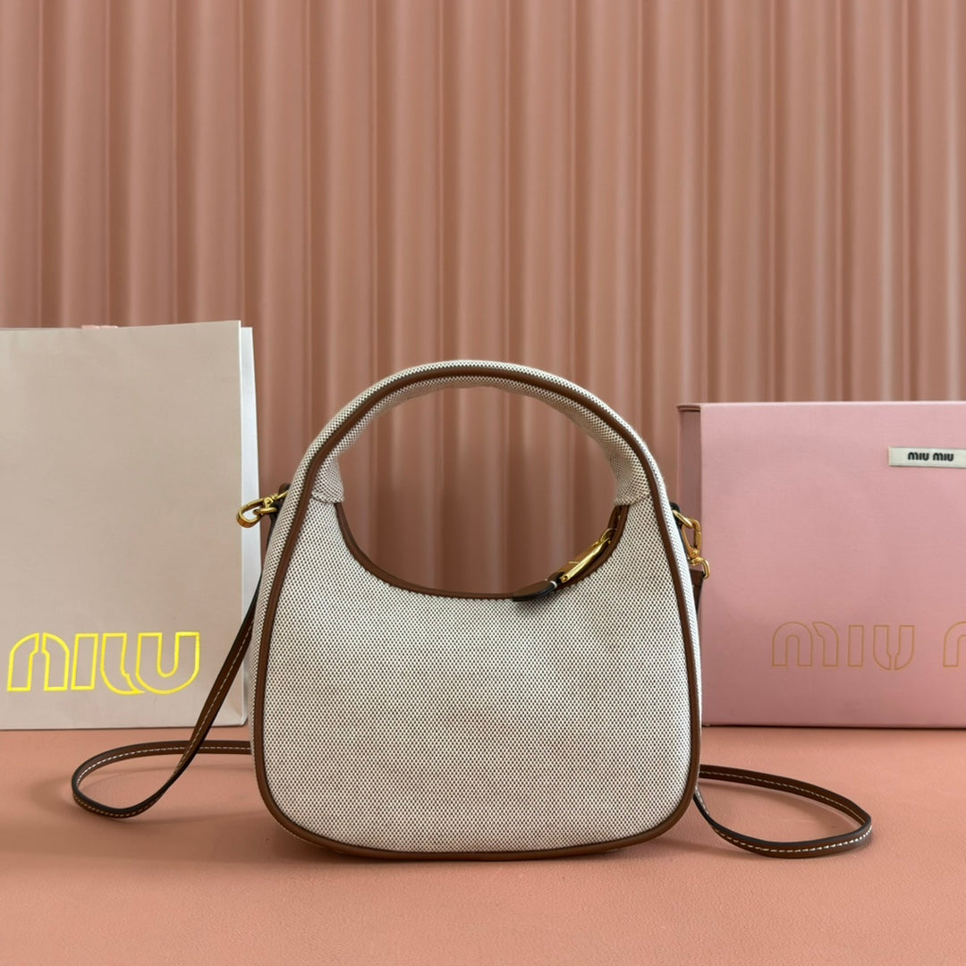 MiuMiu 5BC125 Wander matelassé Canvas hobo bag White