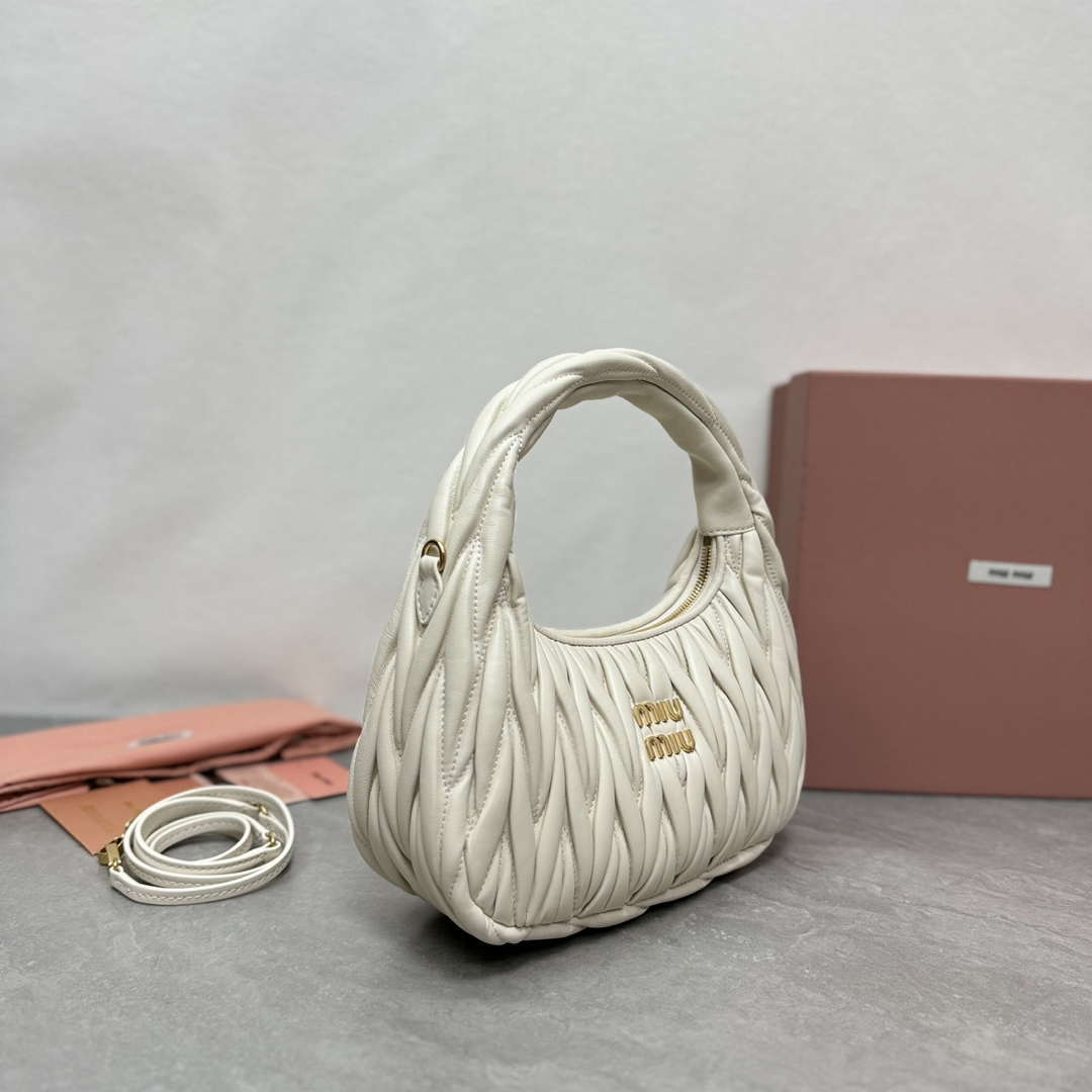 MiuMiu 5BC153 Wander matelass¨¦ nappa leather hobo bag Beige