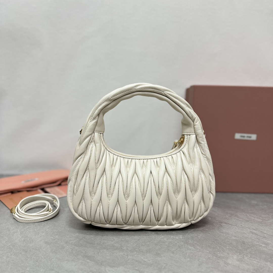 MiuMiu 5BC153 Wander matelass¨¦ nappa leather hobo bag Beige