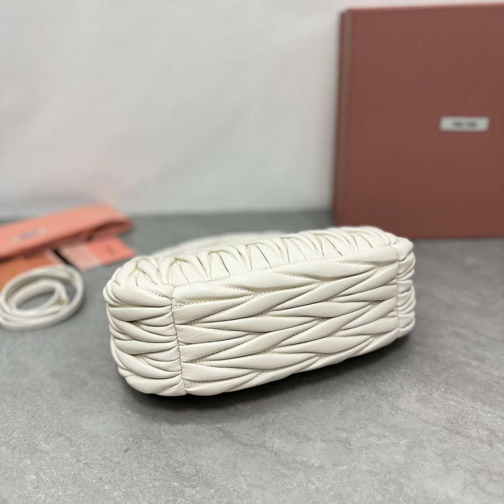 MiuMiu 5BC153 Wander matelass¨¦ nappa leather hobo bag Beige