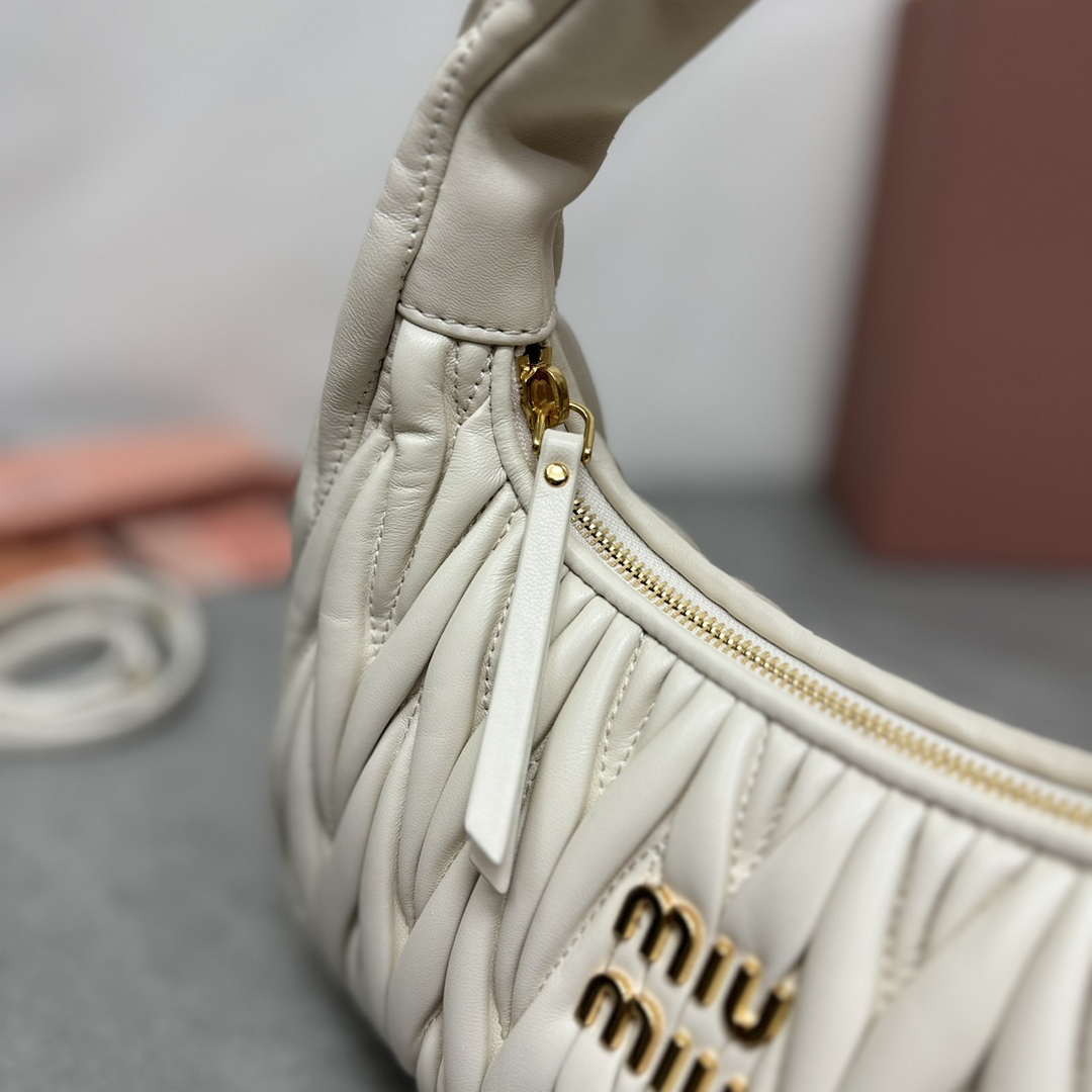 MiuMiu 5BC153 Wander matelass¨¦ nappa leather hobo bag Beige