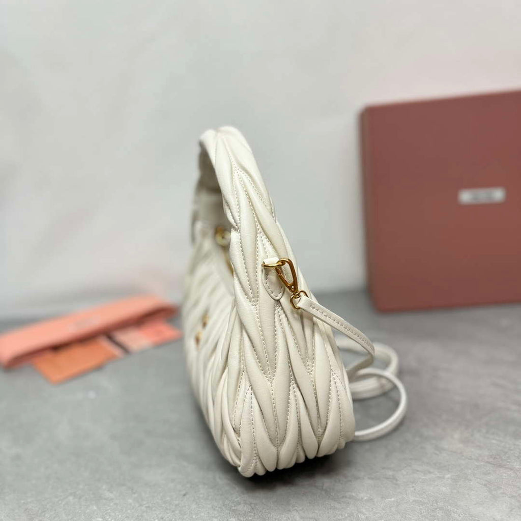 MiuMiu 5BC153 Wander matelass¨¦ nappa leather hobo bag Beige