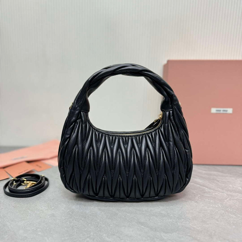 MiuMiu 5BC153 Wander matelass¨¦ nappa leather hobo bag Black