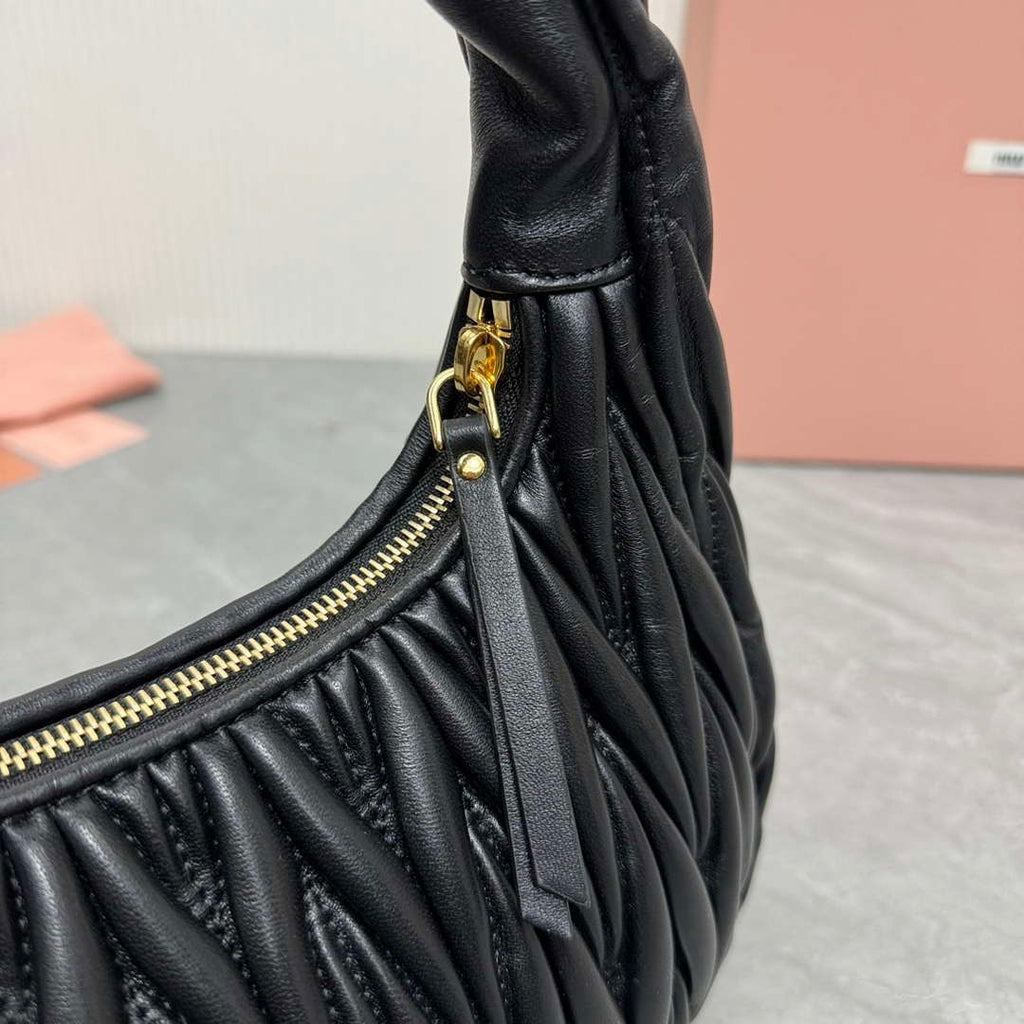 MiuMiu 5BC153 Wander matelass¨¦ nappa leather hobo bag Black
