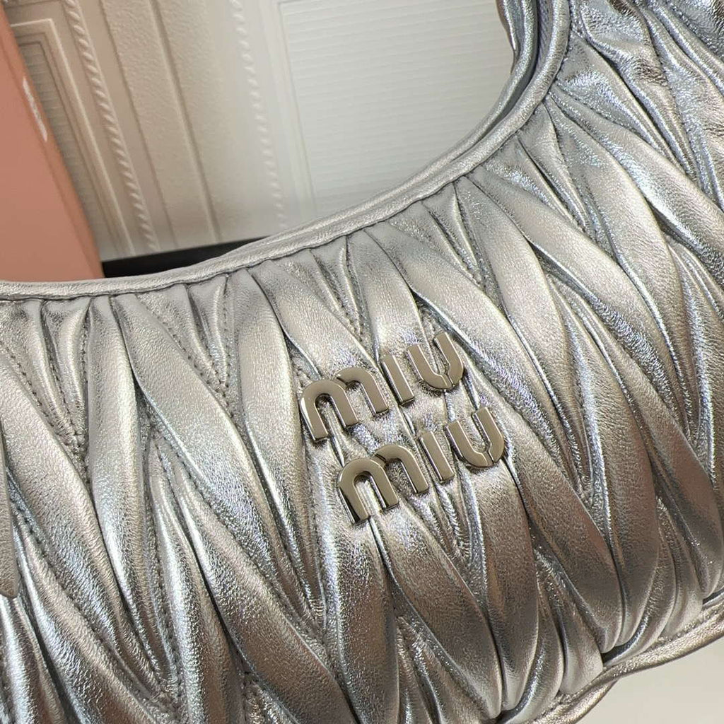 MiuMiu 5BC153 Wander matelass¨¦ nappa leather hobo bag Silver