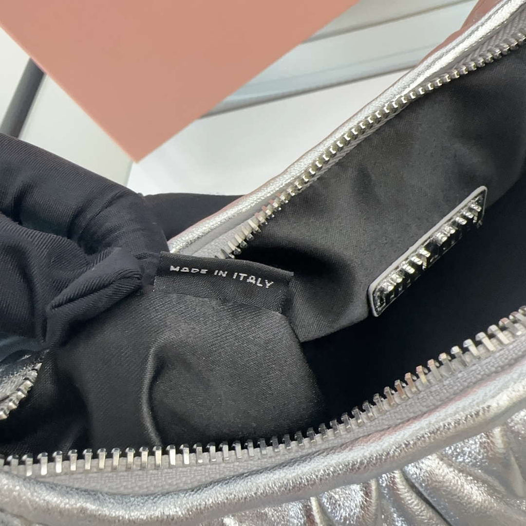 MiuMiu 5BC153 Wander matelass¨¦ nappa leather hobo bag Silver