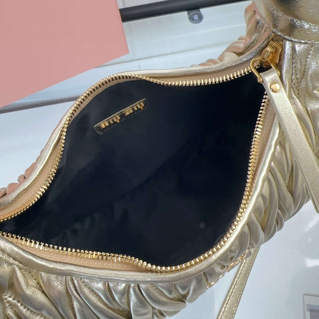MiuMiu 5BC153 Wander matelass¨¦ nappa leather hobo bag Gold