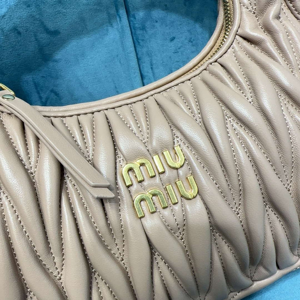 MiuMiu 5BC153 Wander matelass¨¦ nappa leather hobo bag Apricot