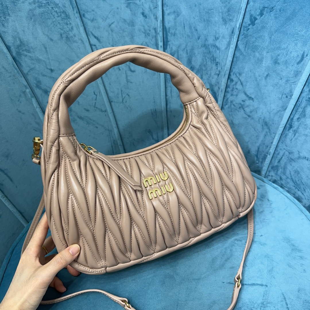 MiuMiu 5BC153 Wander matelass¨¦ nappa leather hobo bag Apricot