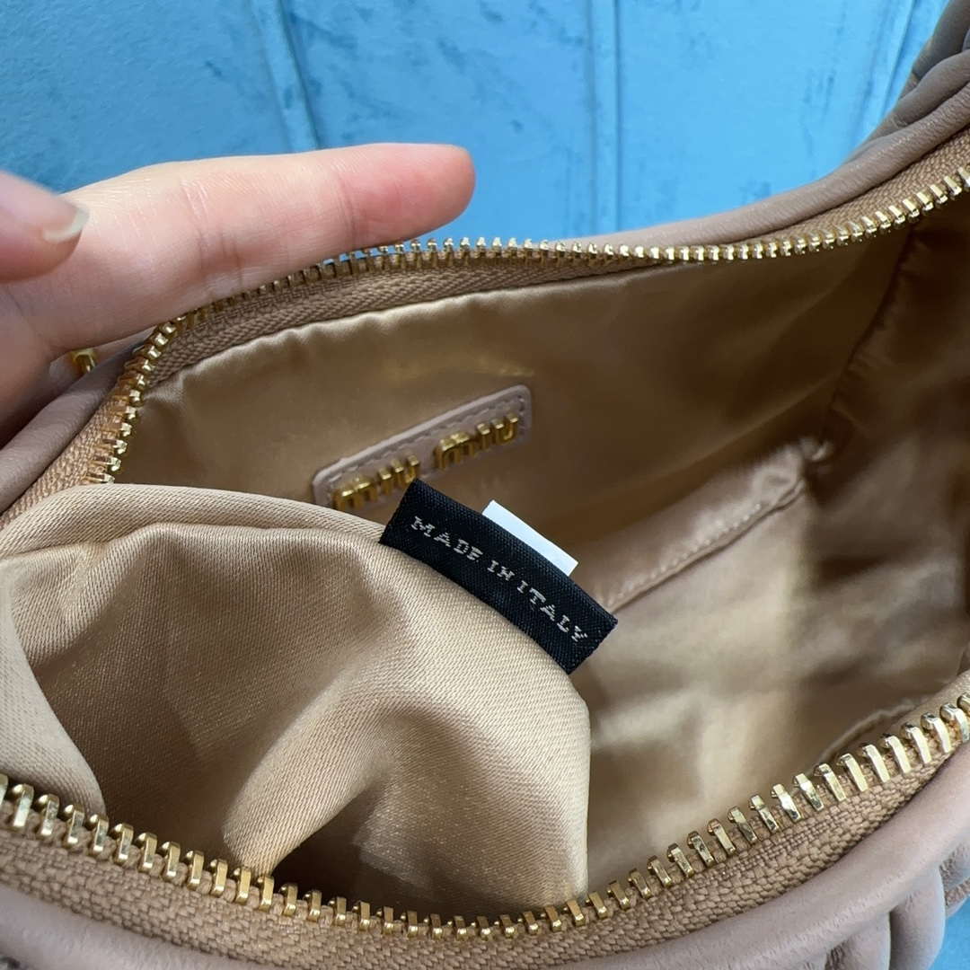 MiuMiu 5BC153 Wander matelass¨¦ nappa leather hobo bag Apricot