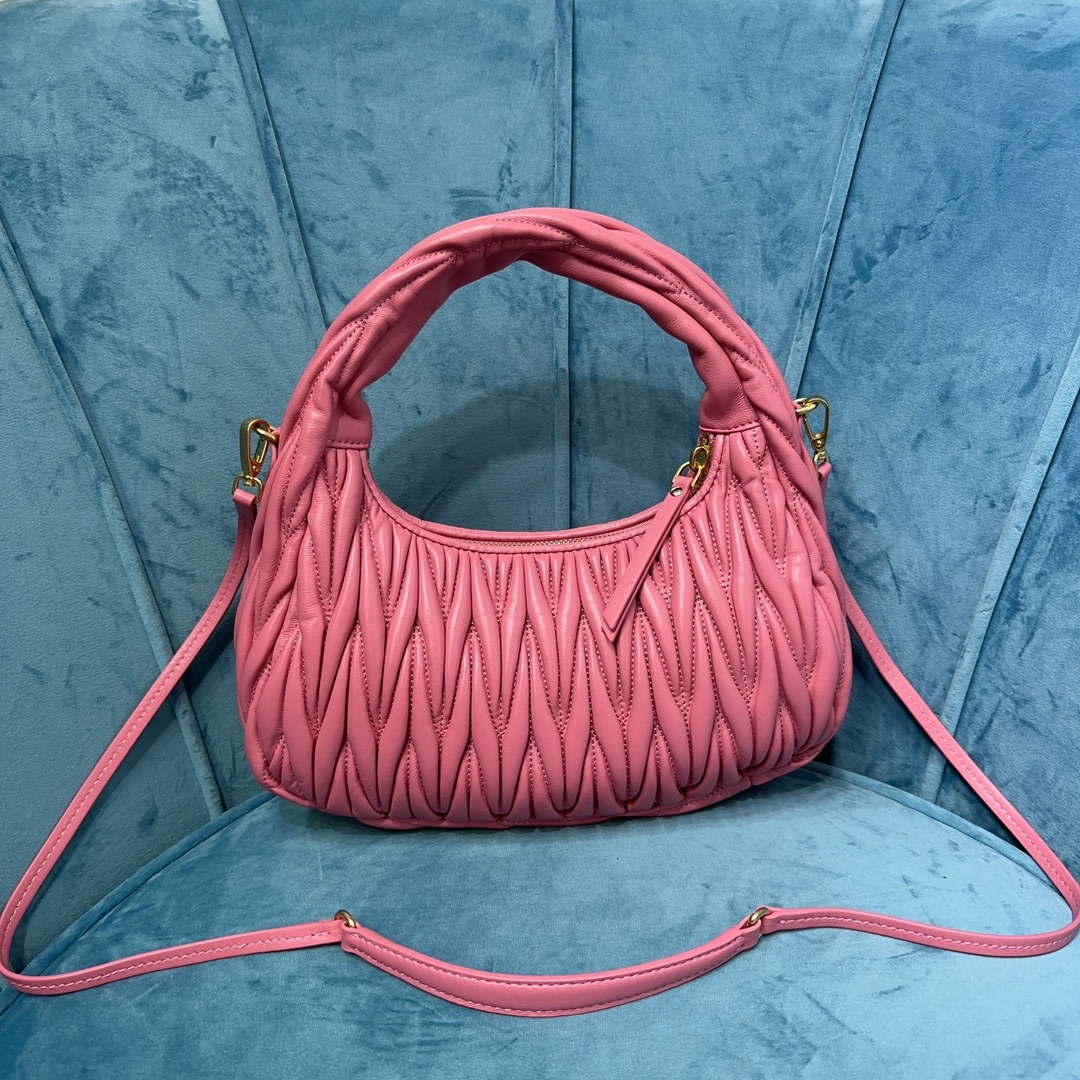MiuMiu 5BC153 Wander matelass¨¦ nappa leather hobo bag Pink