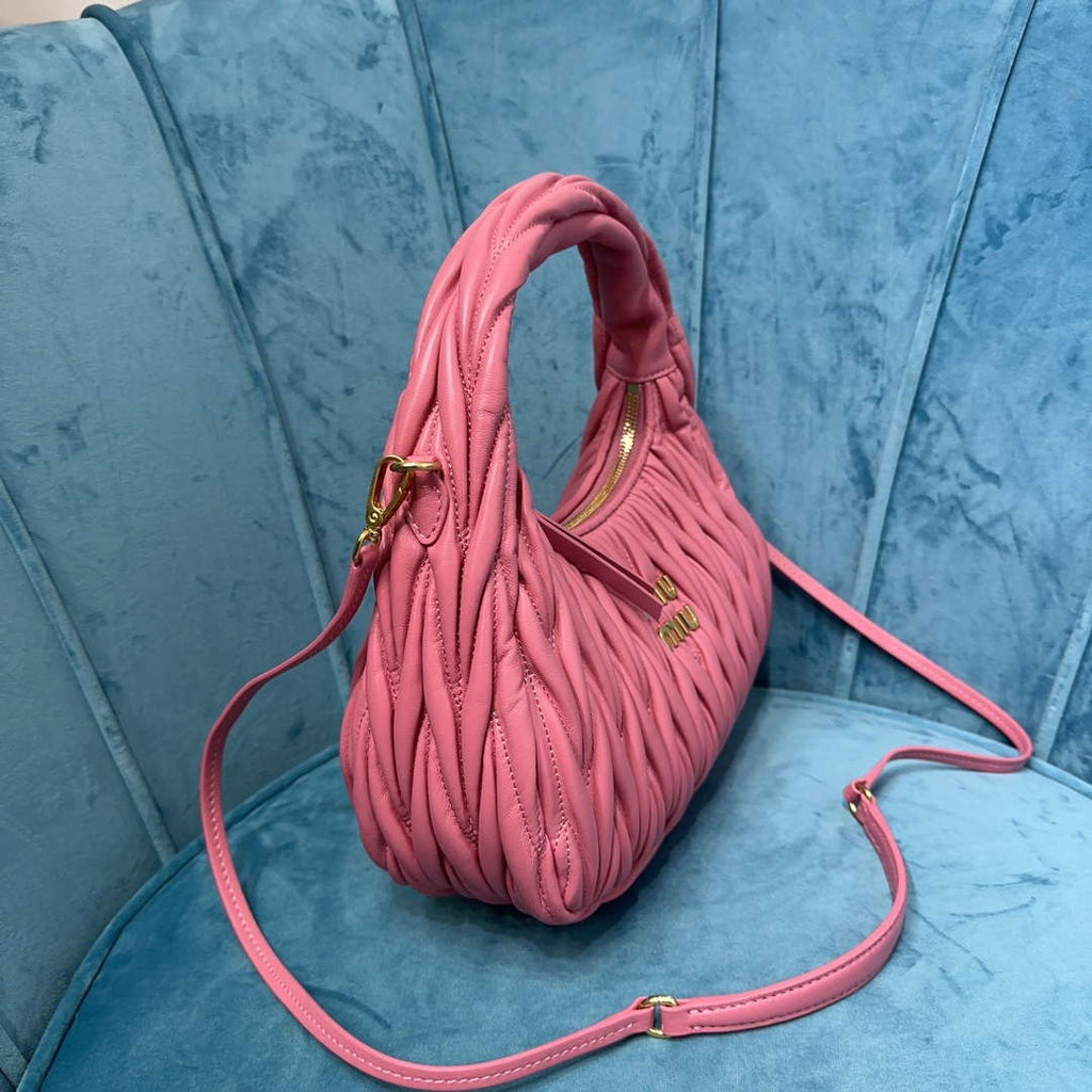 MiuMiu 5BC153 Wander matelass¨¦ nappa leather hobo bag Pink