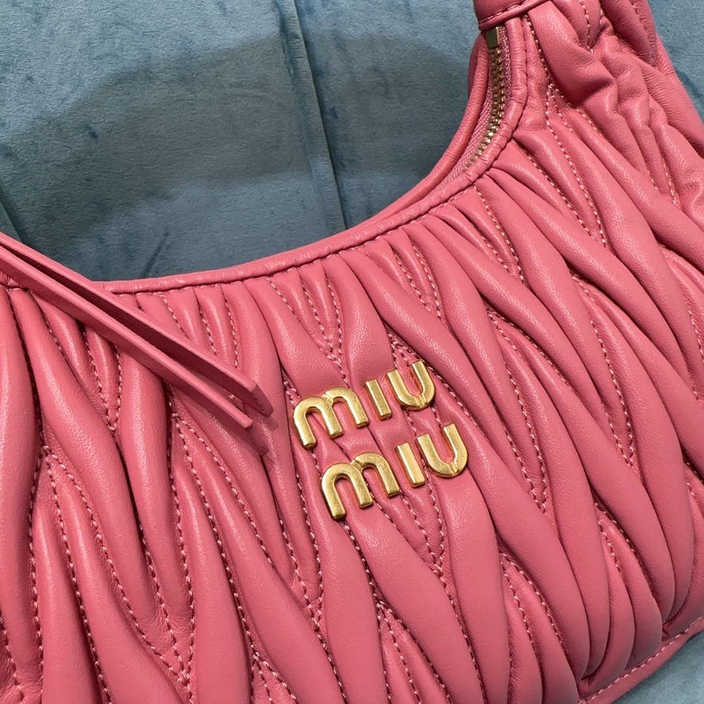 MiuMiu 5BC153 Wander matelass¨¦ nappa leather hobo bag Pink
