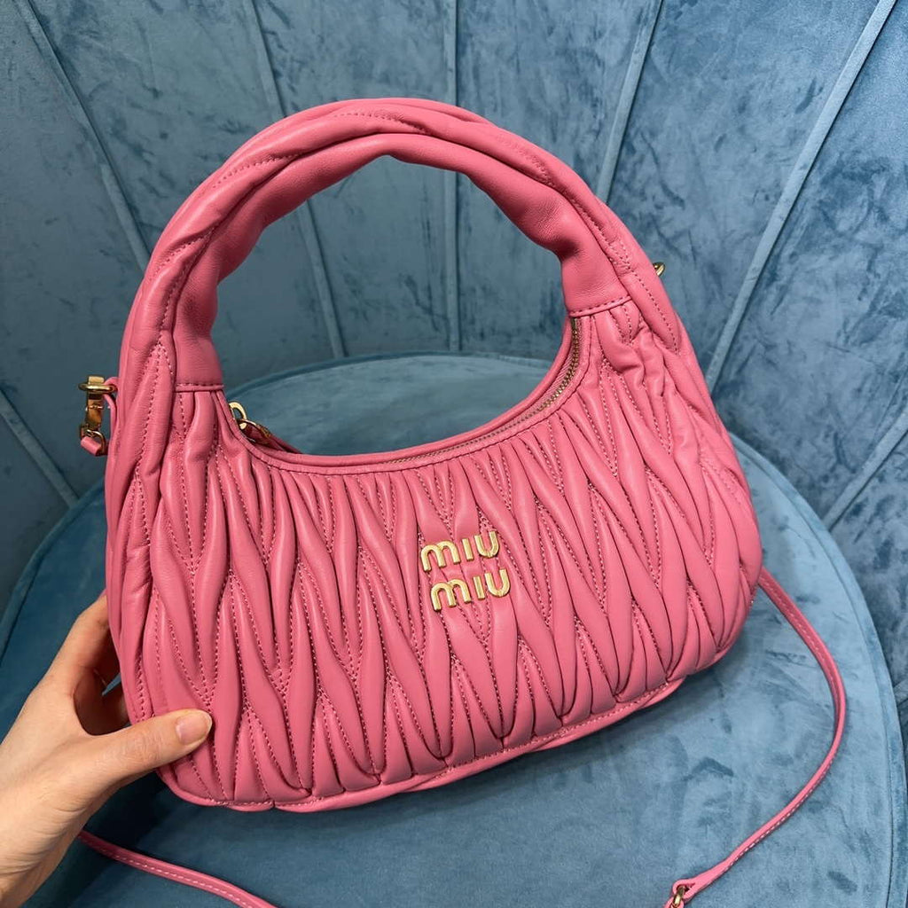 MiuMiu 5BC153 Wander matelass¨¦ nappa leather hobo bag Pink