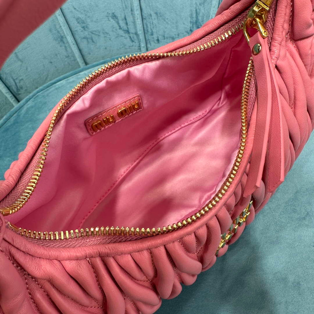 MiuMiu 5BC153 Wander matelass¨¦ nappa leather hobo bag Pink
