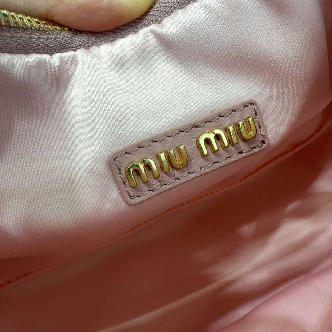 MiuMiu 5BC153 Wander matelass¨¦ nappa leather hobo bag Light Pink