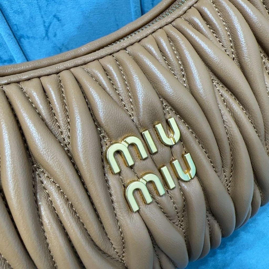 MiuMiu 5BC153 Wander matelass¨¦ nappa leather hobo bag Caramel