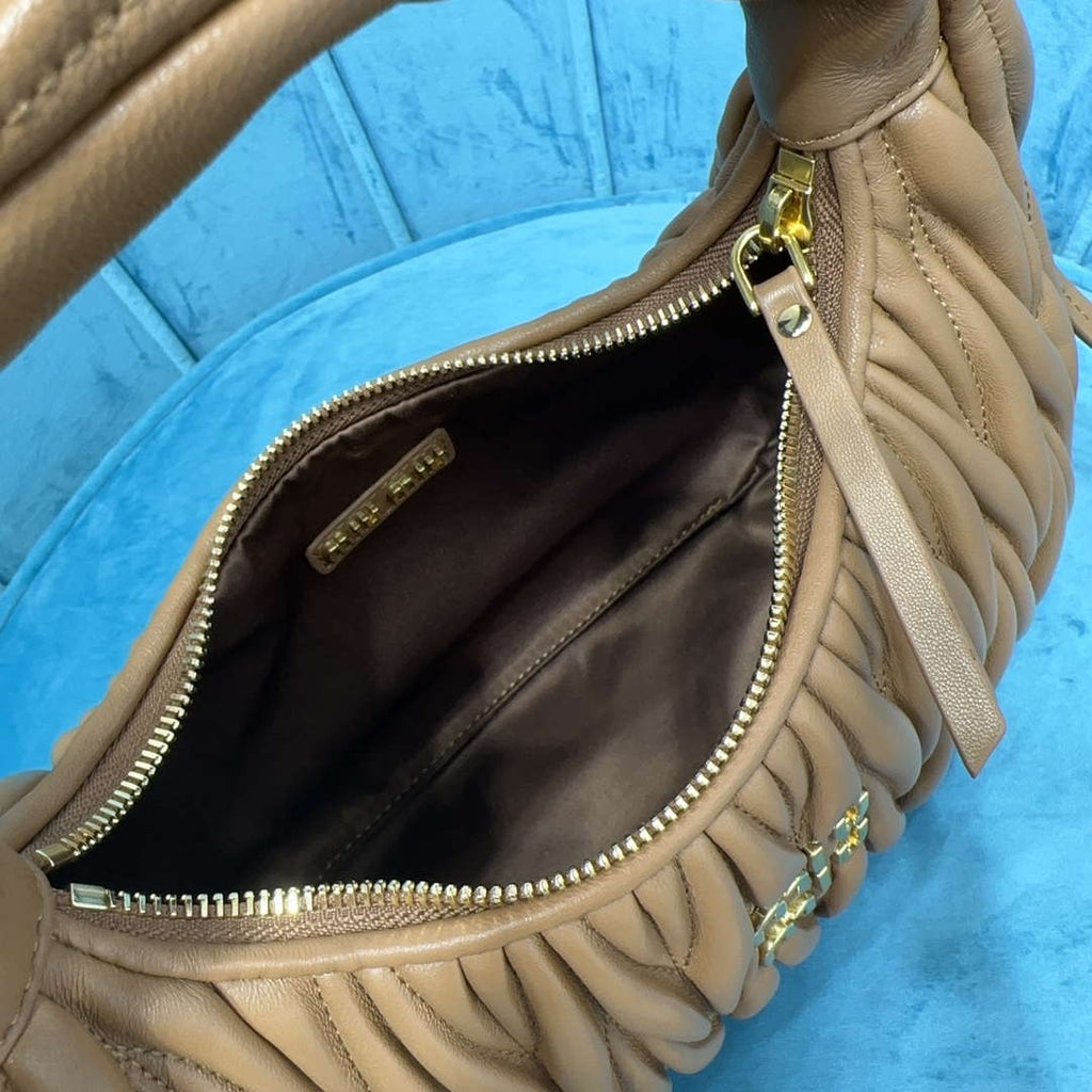 MiuMiu 5BC153 Wander matelass¨¦ nappa leather hobo bag Caramel