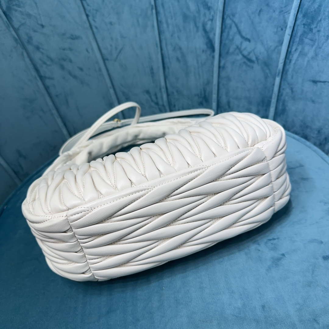 MiuMiu 5BC153 Wander matelass¨¦ nappa leather hobo bag White