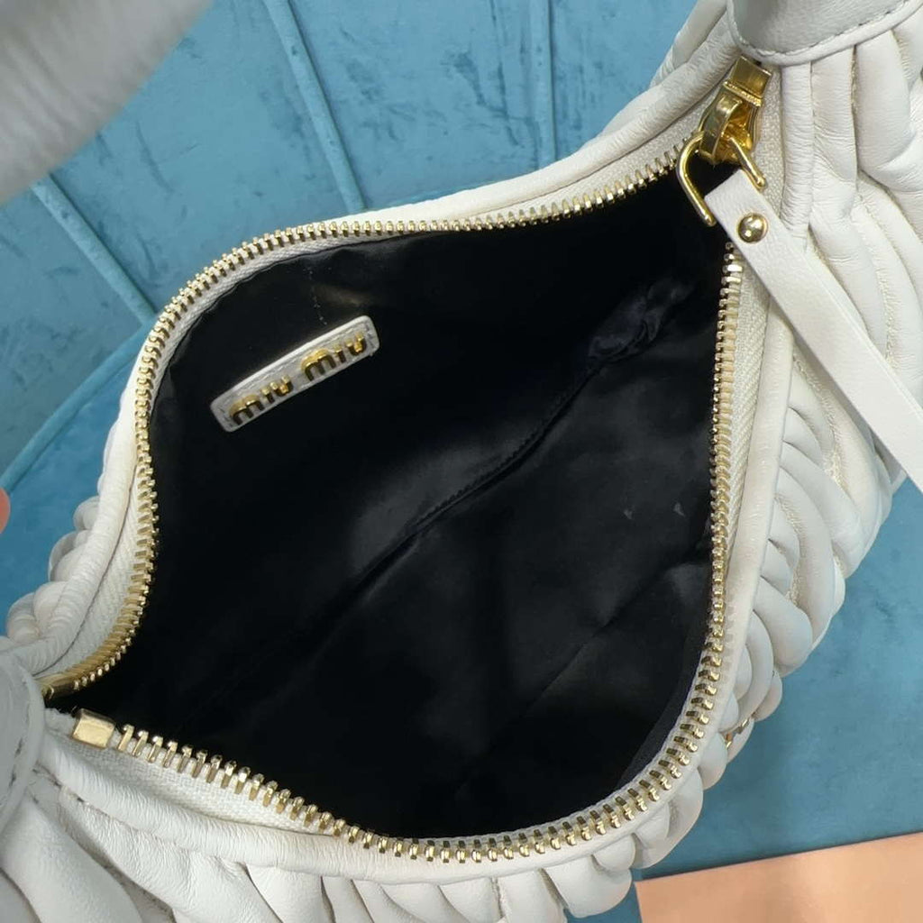 MiuMiu 5BC153 Wander matelass¨¦ nappa leather hobo bag White