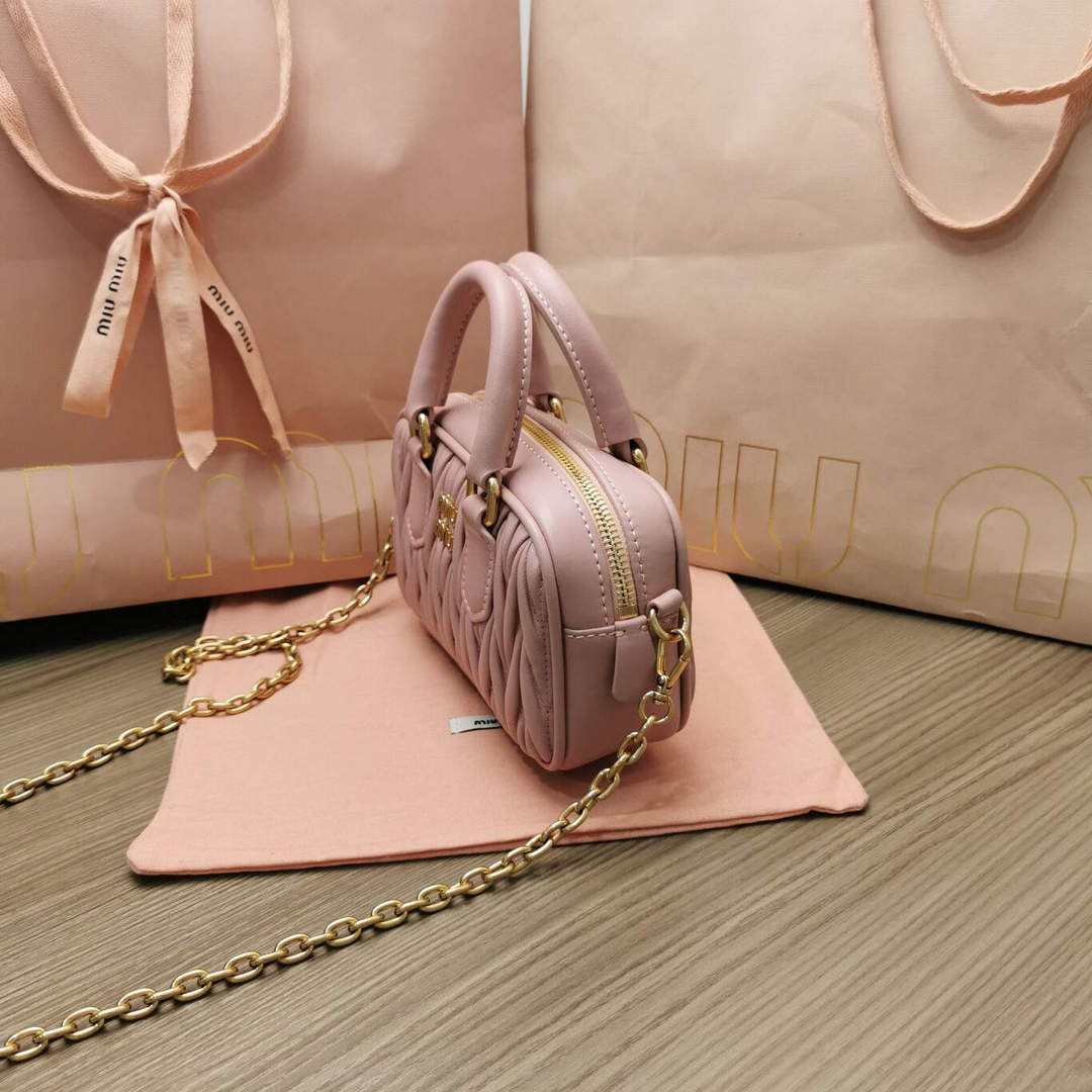 MiuMiu 5BP077 Matelass¨¦ nappa leather top-handle mini-bag light pink