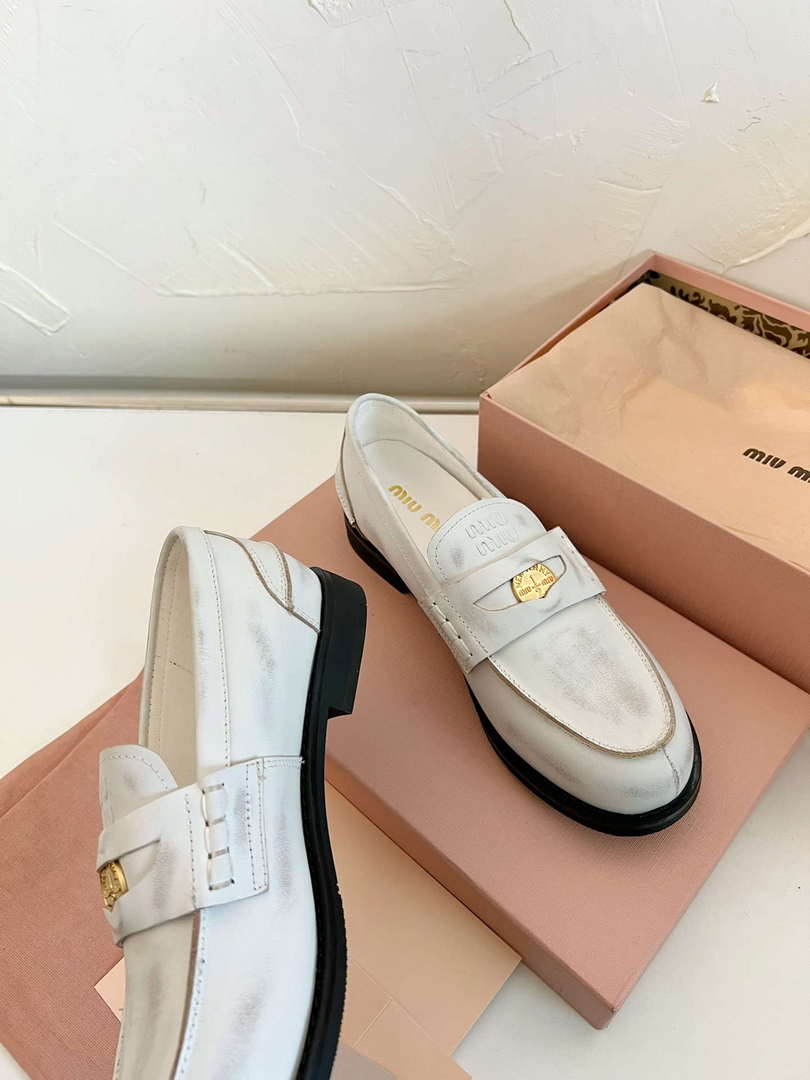 MiuMiu 5D773D Women's Leather loafers Miu8033 - Euro 35=US 4 - View 4