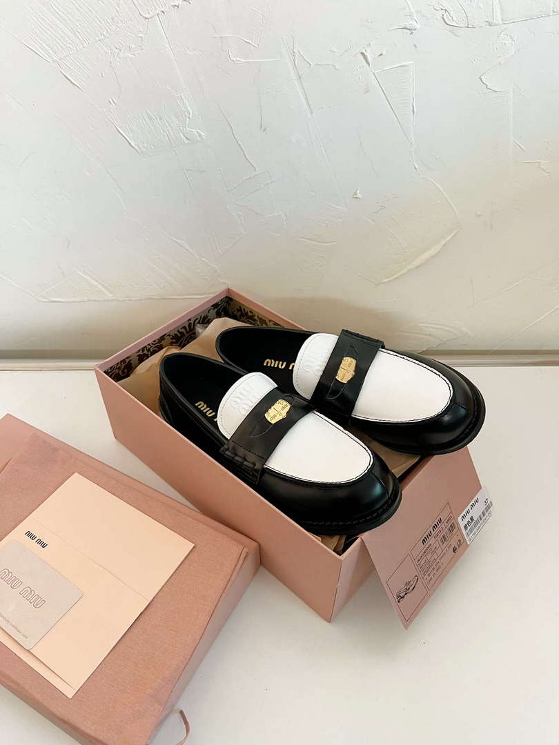 MiuMiu 5D773D Women's Leather loafers Miu8036