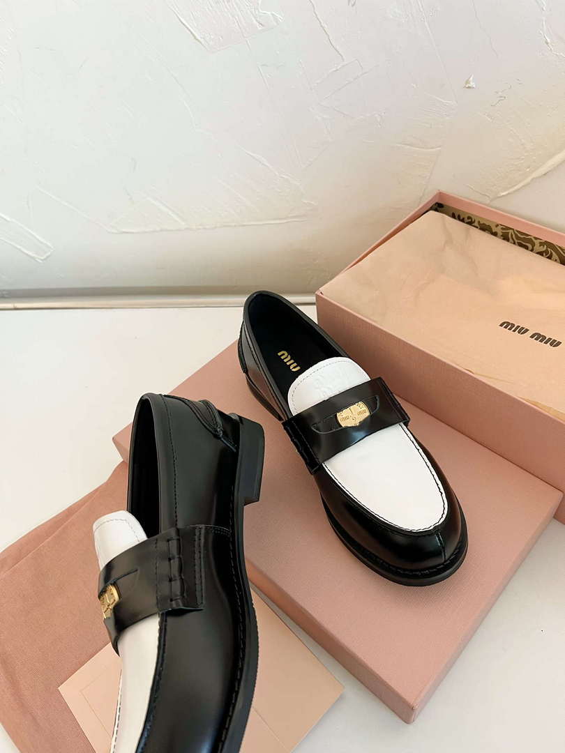 MiuMiu 5D773D Women's Leather loafers Miu8036