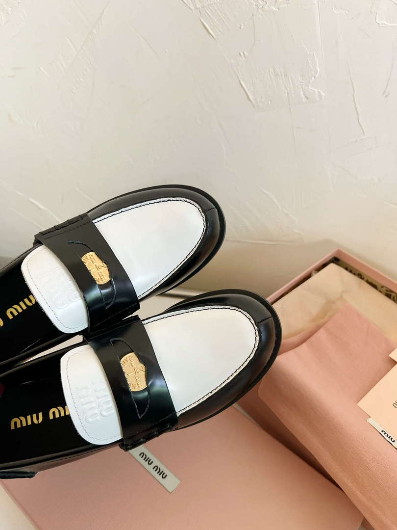 MiuMiu 5D773D Women's Leather loafers Miu8036