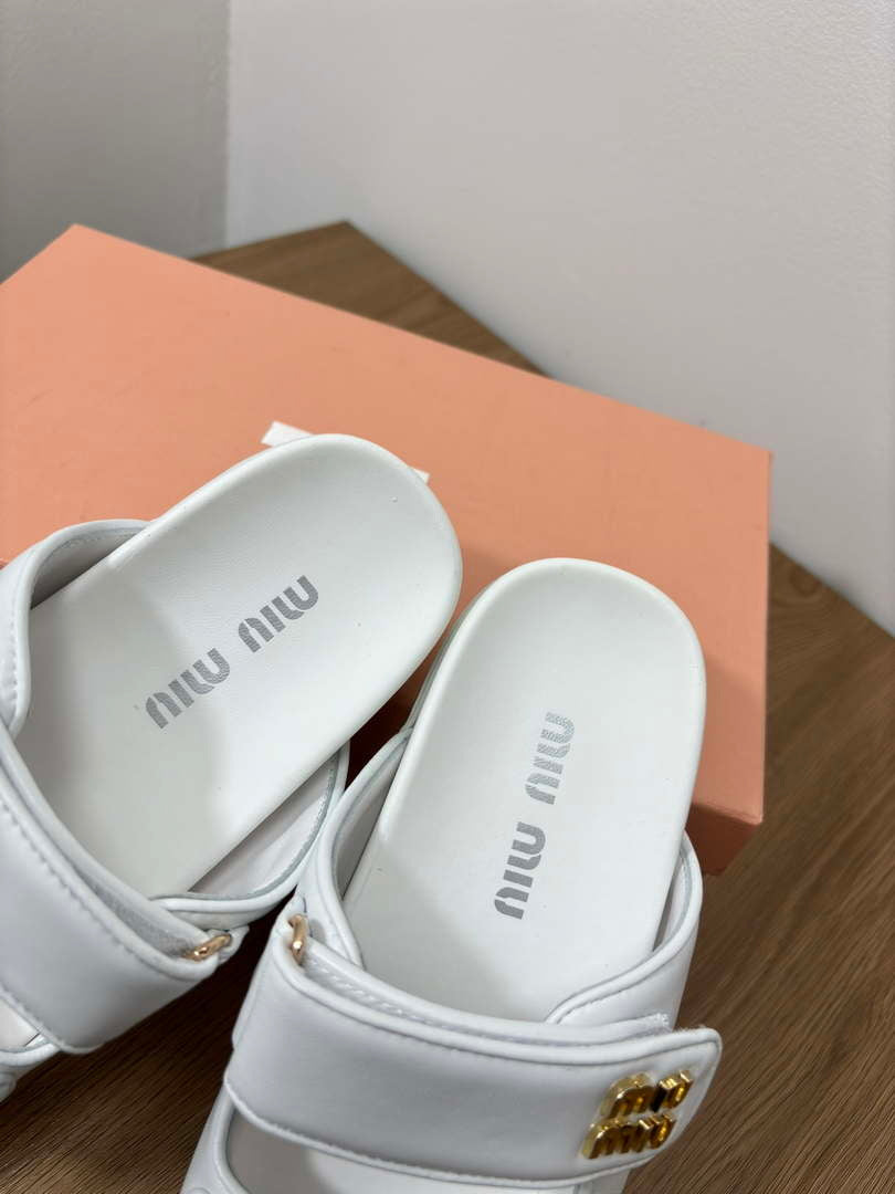 MiuMiu 5X135E Women's Sporty matelass¨¦ nappa leather sandals Miu80015