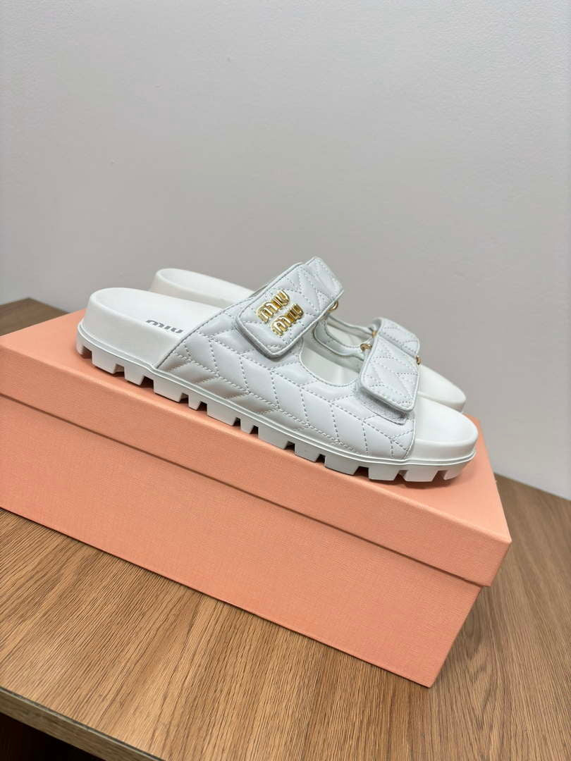 MiuMiu 5X135E Women's Sporty matelass¨¦ nappa leather sandals Miu8007