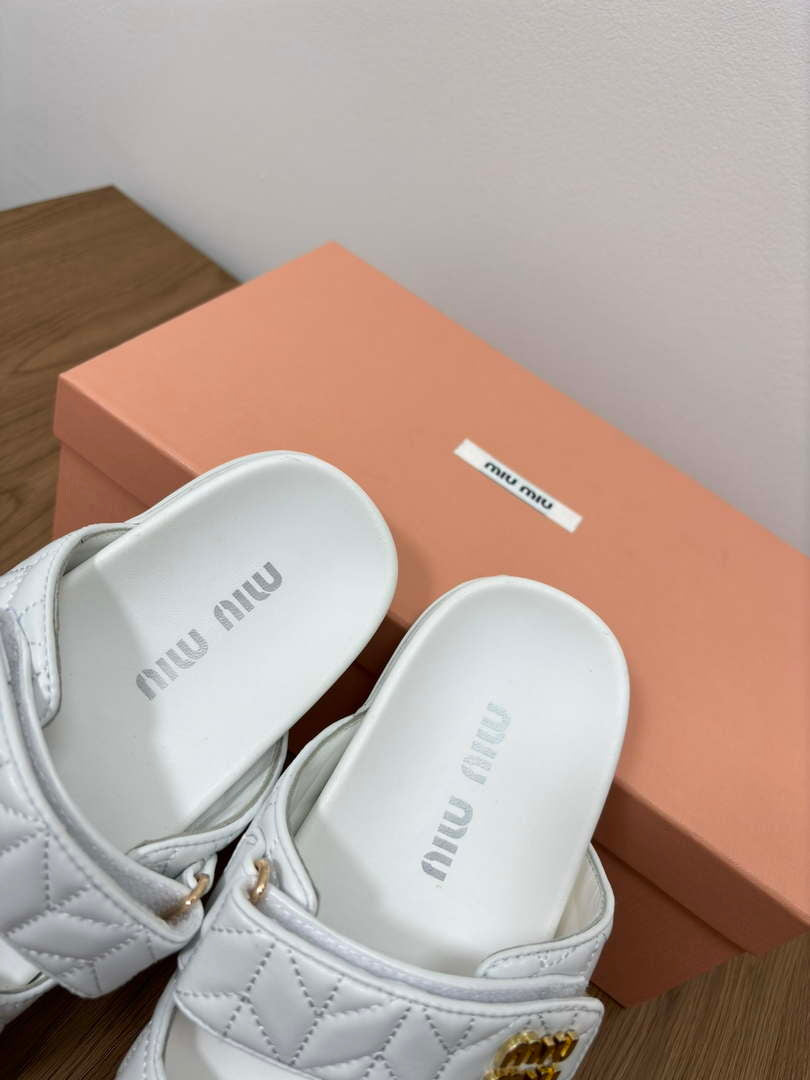 MiuMiu 5X135E Women's Sporty matelass¨¦ nappa leather sandals Miu8007